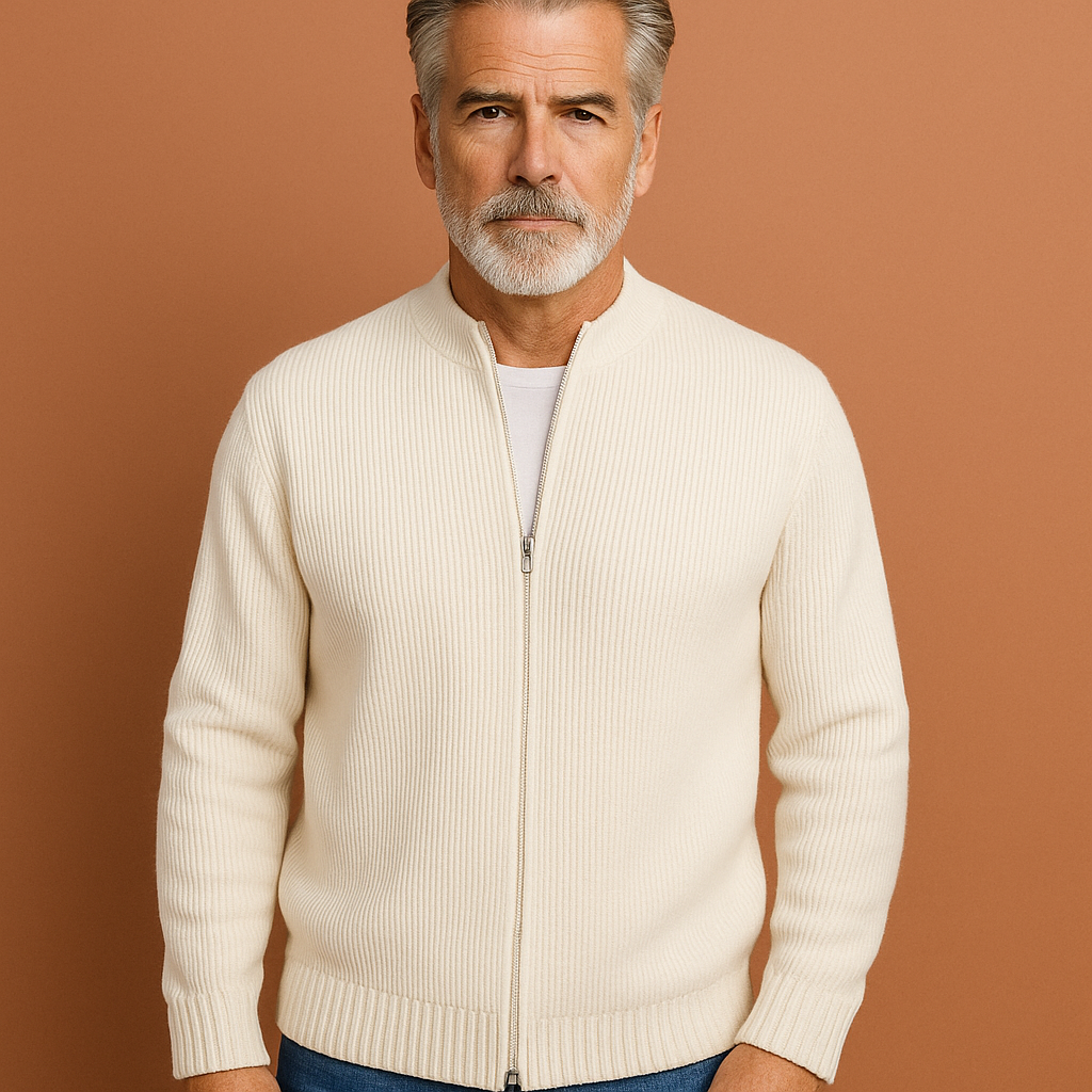 Herenvest in beige met tijdloos design, zacht en comfortabel voor casual en stijlvolle outfits.
