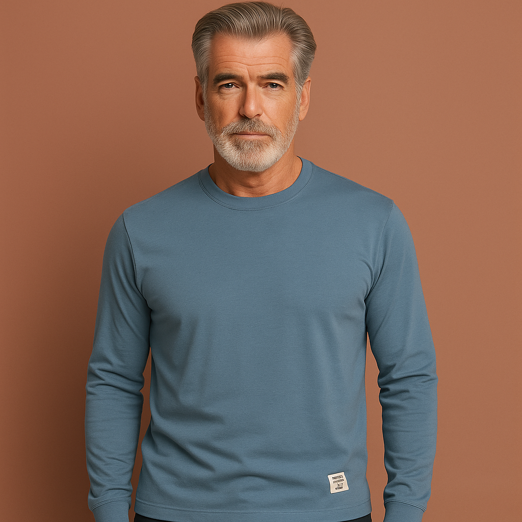 Heren katoenen trui in donkerblauw met ronde hals en lange mouwen, comfortabel en stijlvol voor casual outfits.