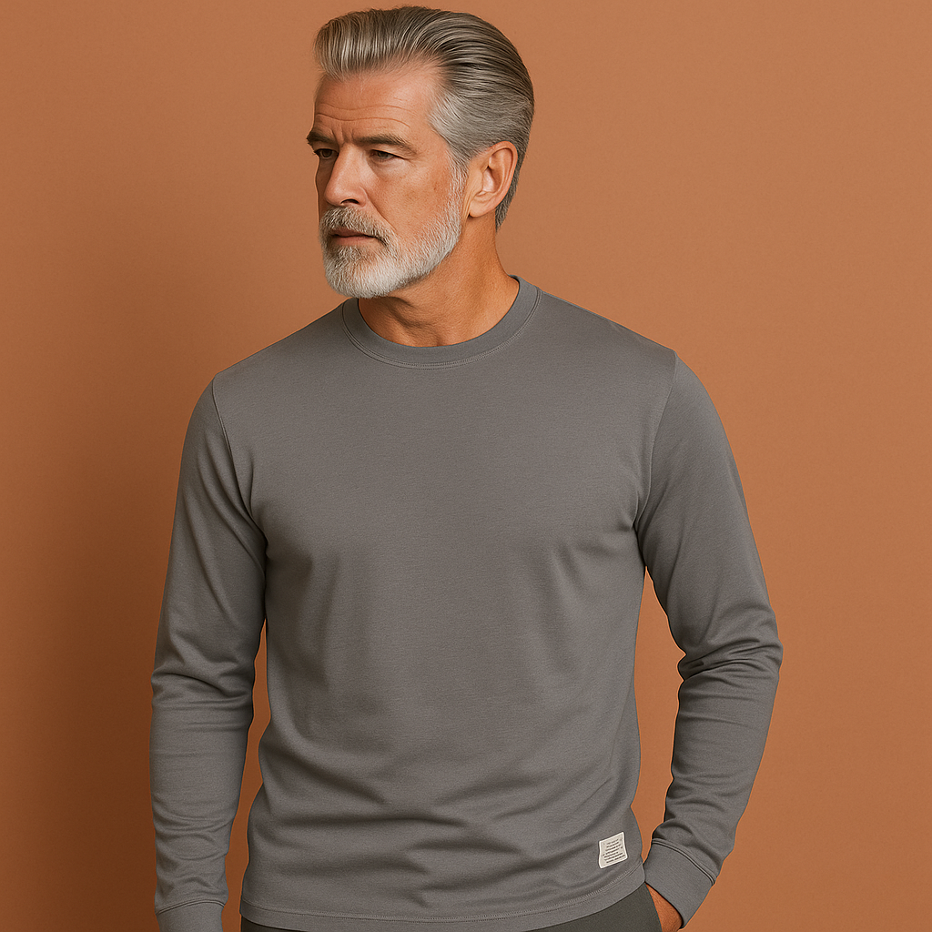 Heren katoenen trui in donkergrijs met ronde hals en lange mouwen, comfortabel en stijlvol voor casual outfits.