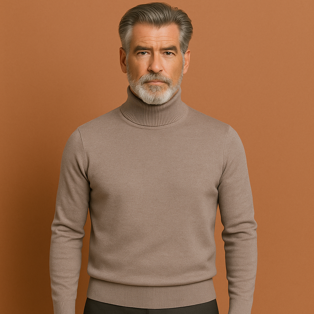 Beige coltrui voor heren met warme pasvorm en tijdloos ontwerp, ideaal voor koude dagen en stijlvolle outfits.