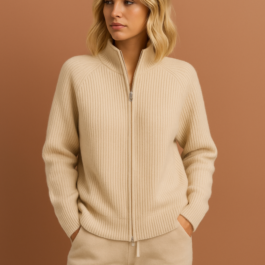 Beige damescardigan met elegante pasvorm en stijlvolle look, ideaal voor casual en chique outfits.