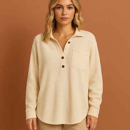 Beige oversized blouse voor dames met casual pasvorm, luchtig en stijlvol voor lente- en zomerdagen.