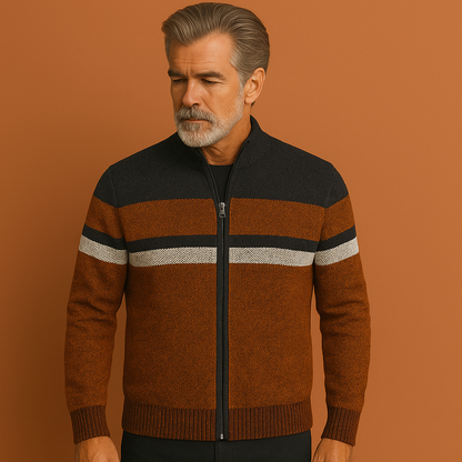 Bruin gebreid heren vest met ritssluiting en comfortabele pasvorm, ideaal voor casual outfits en dagelijks gebruik.