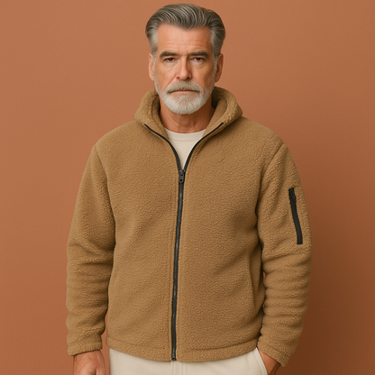 Heren fleecejas met capuchon in grijze kleur, ideaal voor koude dagen en outdoor gebruik.