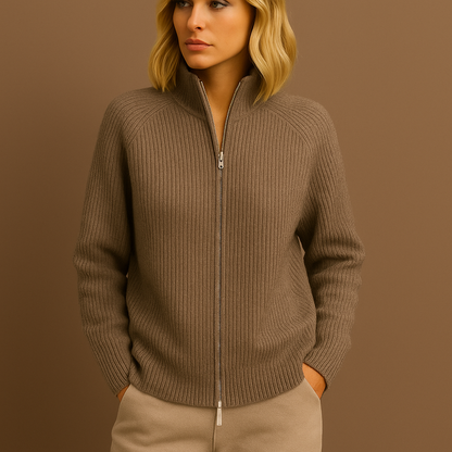 Bruine damescardigan met elegante pasvorm en stijlvolle look, ideaal voor casual en chique outfits.