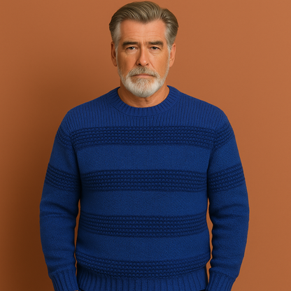 Donkerblauwe heren trui met modern streeppatroon en comfortabele pasvorm, ideaal voor casual outfits en dagelijks gebruik.