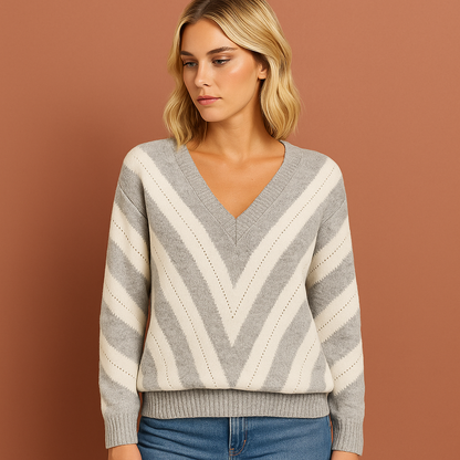 Dames trui in grijs met klassieke pasvorm en zachte textuur, comfortabel voor dagelijks gebruik.