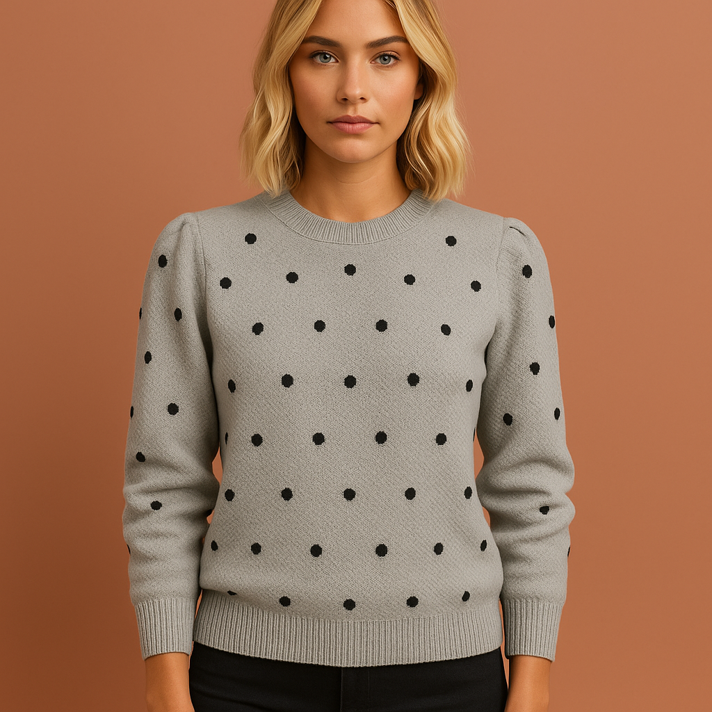 Grijze stijlvolle dames trui met moderne pasvorm, ideaal voor herfst- en winterlooks.