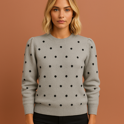 Grijze stijlvolle dames trui met moderne pasvorm, ideaal voor herfst- en winterlooks.