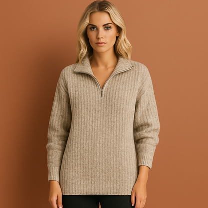 Khaki damestrui met half-zip en hoge kraag, stijlvolle pasvorm perfect voor casual en elegante outfits.
