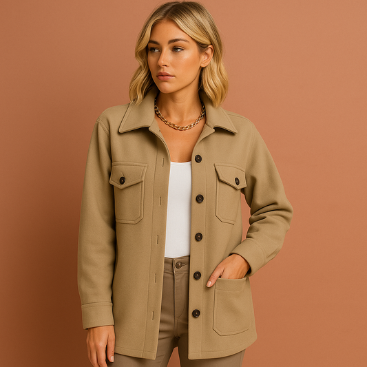 Dames herfstjas in khaki met elegante snit, lichtgewicht en comfortabel voor stijlvolle herfstoutfits.