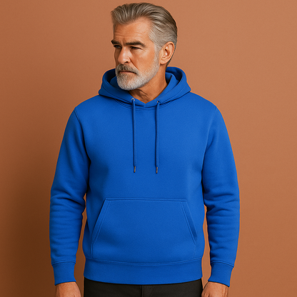 Heren hoodie in lichtblauw met minimalistisch design, zacht en comfortabel voor casual en stijlvolle outfits.