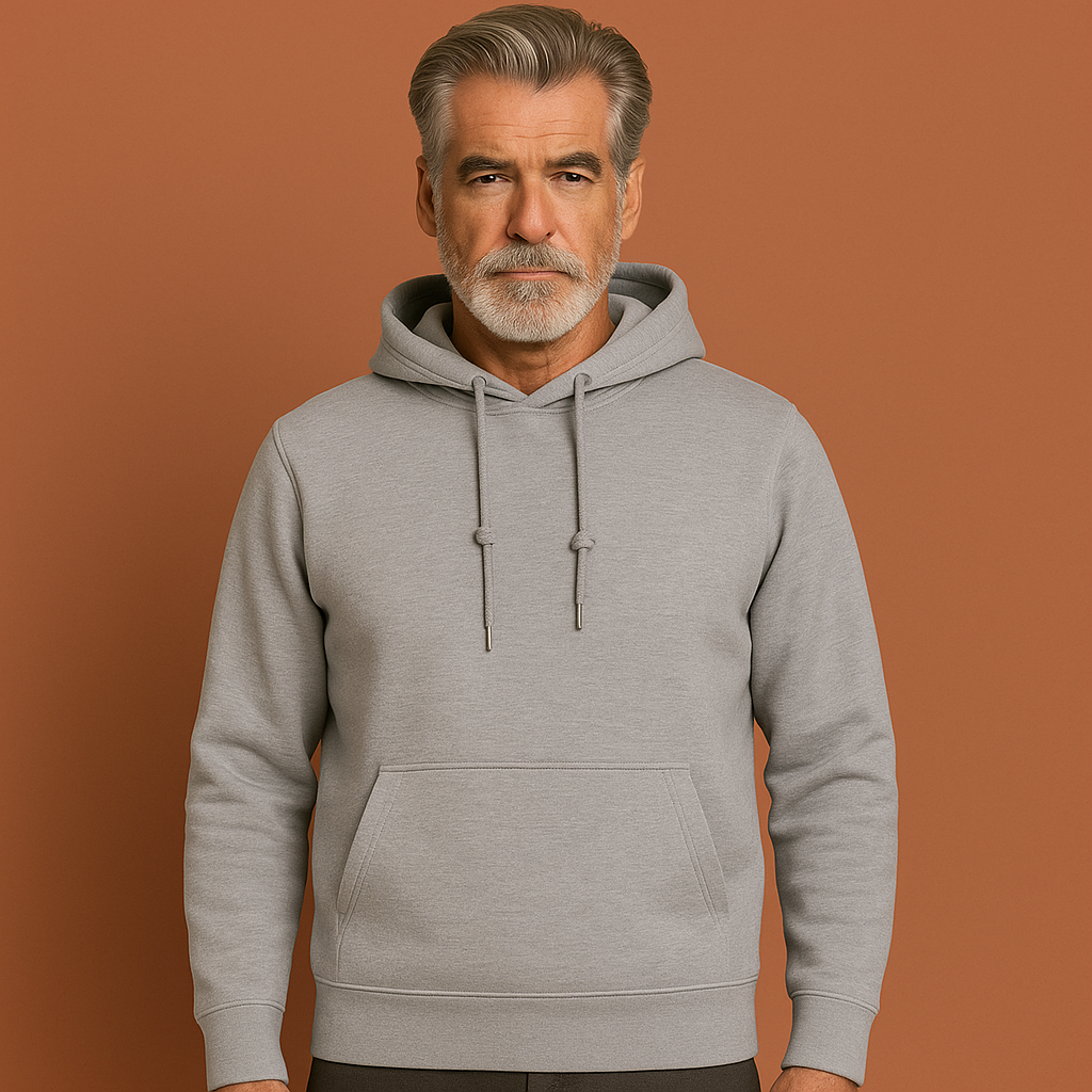 Heren hoodie in lichtgrijs met minimalistisch design, zacht en comfortabel voor casual en stijlvolle outfits.