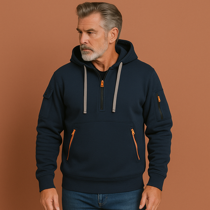 Heren hoodie in marineblauw met meerdere zakken, zacht en comfortabel voor casual en sportieve outfits.