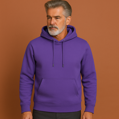 Heren hoodie in paars met minimalistisch design, zacht en comfortabel voor casual en stijlvolle outfits.