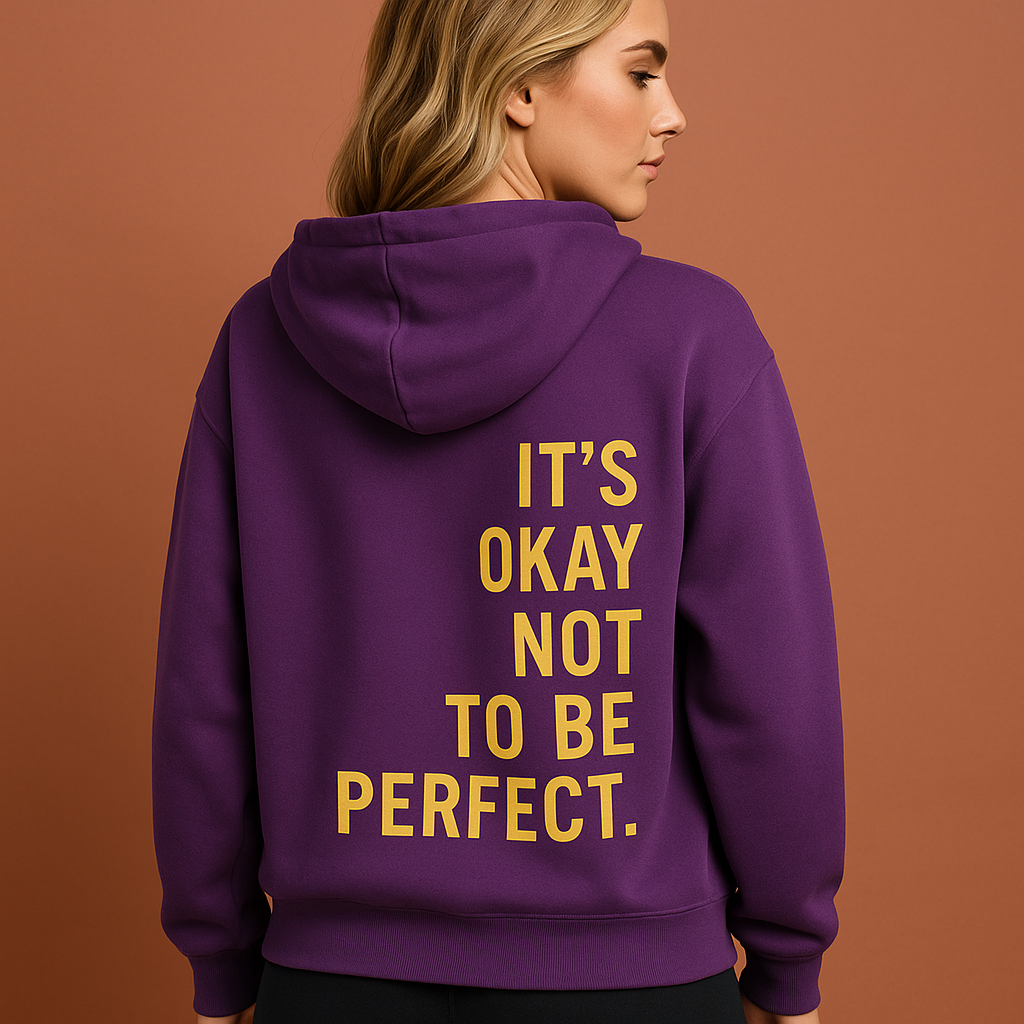 Lange hoodie voor dames in paarse kleur met comfortabele pasvorm, ideaal voor koude dagen en casual outfits.