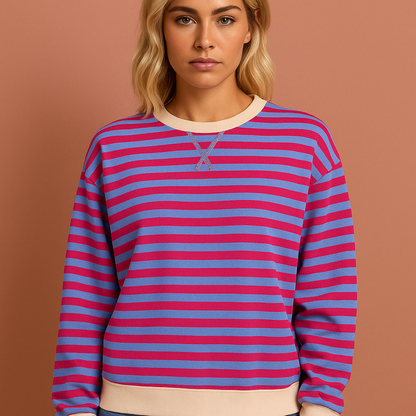 Rode gestreepte dames trui met moderne pasvorm, ideaal voor casual en stijlvolle outfits in de herfst en winter.