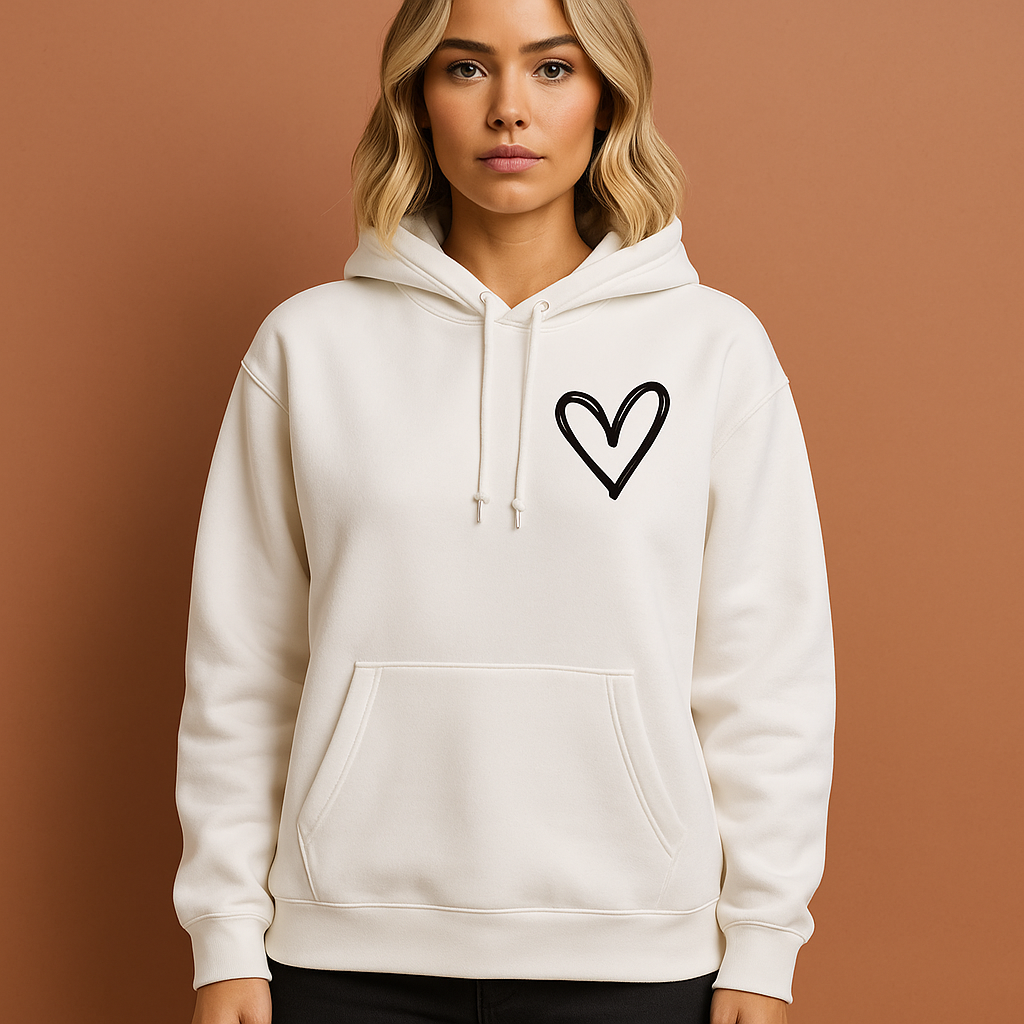 Hoodie voor dames met hartprint in verschillende kleuren, ideaal voor casual outfits en koude dagen.