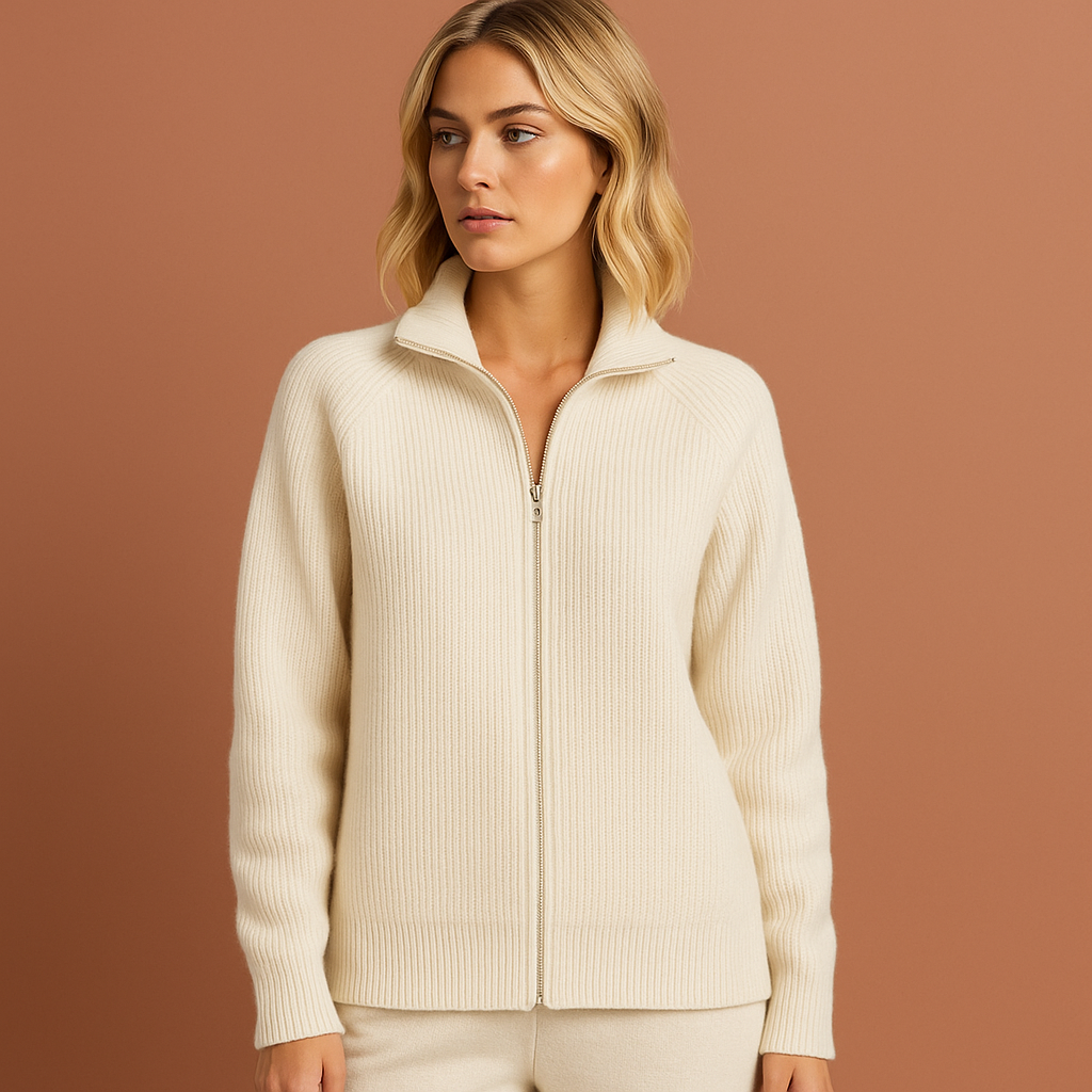 Witte damescardigan met elegante pasvorm en stijlvolle look, ideaal voor casual en chique outfits.