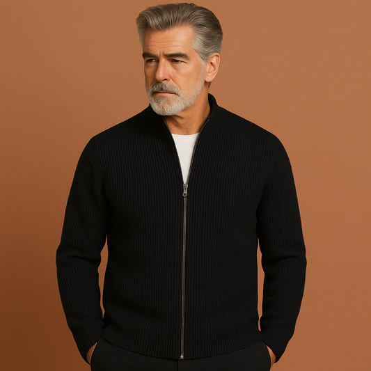 Herenvest in zwart met tijdloos design, zacht en comfortabel voor casual en stijlvolle outfits.