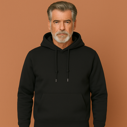 Heren hoodie in zwart met minimalistisch design, zacht en comfortabel voor casual en stijlvolle outfits.