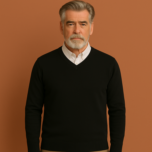 Zwarte heren trui met V-hals en comfortabele pasvorm, ideaal voor dagelijks gebruik en nette outfits.