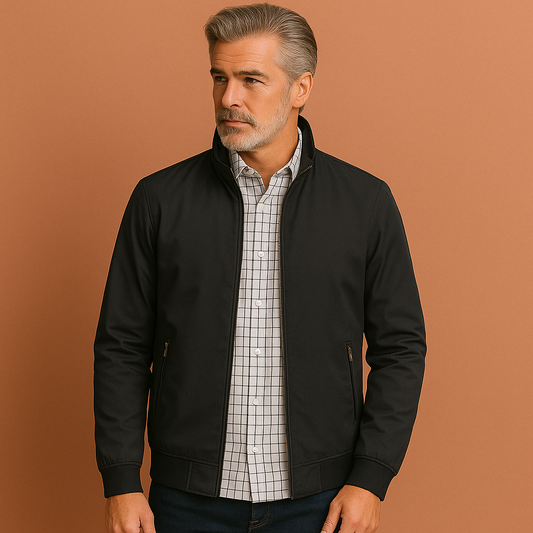 Heren zomerjas in zwart met moderne pasvorm, zacht en comfortabel voor casual en stijlvolle outfits.